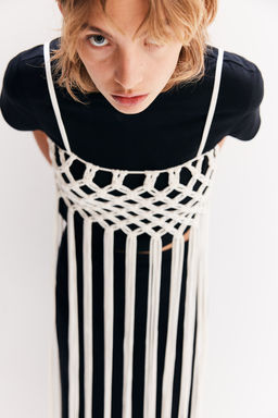 Vestido de rejilla con flecos - H&m фото 4