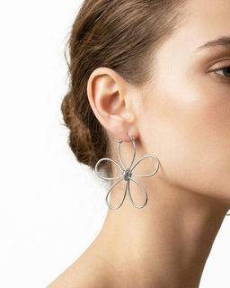 Стильные серьги