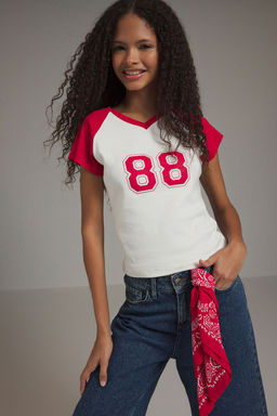 TRENDYOLMILLA Zumrut Yesili Renk Bloklu Slogan Bask?l? Fitted/Vucuda Oturan Orme T-Shirt TWOSS25TS00096 фото 6