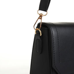 Сумка женская мессенджер на магните, 20×7×12 см, чёрная