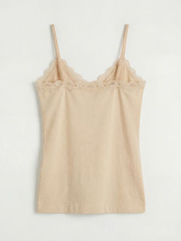 V Yaka Dantelli ?p Ask?l? Kad?n Atlet