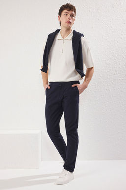 TRENDYOL MAN Lacivert Regular/Normal Kal?p %100 Pamuklu Ozel Dokulu Rahat Pantolon TMNSS25PL00006