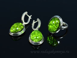 Комплект с янтарём "буранит" в посеребрении кольцо, серьги овал 17*21мм зеленый