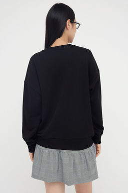 Siyah Oversize/Bol Kesim Bisiklet Yaka Kal?n Sardonsuz Orme Sweatshirt TWOAW26SW00029