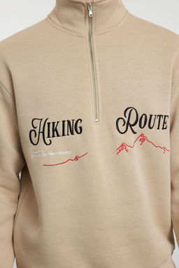 Bej Oversize/Genis Kesim Yaz? Nak?sl? Ici Polarl? Dik Yaka Fermuarl? Sweatshirt TMNAW25SW00073 - Trendyolmilla фото 4