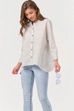 Блузка свободная на пуговицах в полоску на белом