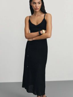 Платье миди из фактурной вязки / Zarina