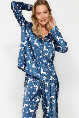 Trendyolmilla Lacivert-Cok Renkli Y?lbas? Temal? Saten Gomlek-Pantolon Dokuma Pijama Tak?m? THMAW24PT00037