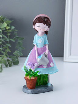 Фигурка полистоун «Девочка с лейкой поливает цветы», 8.8×10.5×20 см