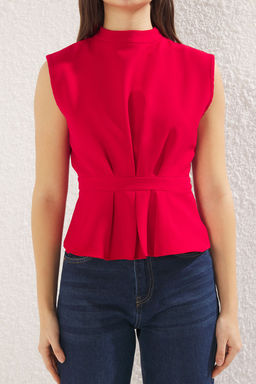 K?rm?z? Dokuma Bisiklet Yaka Kolsuz Bluz TWOAW23BZ00559