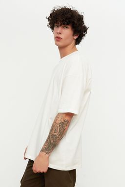 Ekru Oversize/Genis Kesim S?rt Yaz? Bask?l? %100 Pamuklu T-shirt TMNSS21TS1797