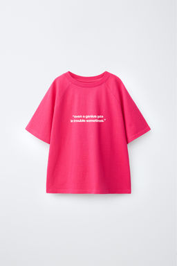 CAMISETA ESTAMPADO TEXTO / Fucsia