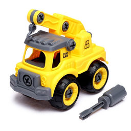 Конструктор винтовой Машина с краном, с отвёрткой, 26 деталей