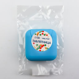 Цена за 3 шт. Таблетница, 7×7×3.5 см, 4 секции, голубая