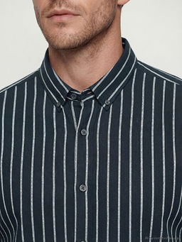 Regular Fit K?sa Kollu ?izgili Erkek G?mlek