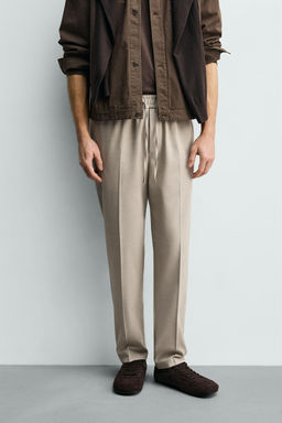 PANTAL?N CINTURA JOGGER CONFORT / Beige vigor?