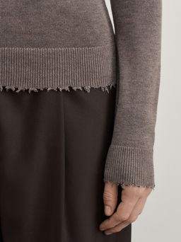 Джемпер с необработанным краем из шерсти / Zarina  фото 7