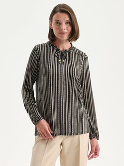 Ba?lamal? Yaka Desenli Bluz