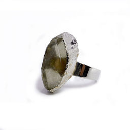 Кольцо с камнем Цитрин сохраняет и приумножает благосостояние