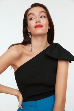 Siyah Tek Kol Fiyonk Detayl? Triko Bluz TPRSS22BZ0166