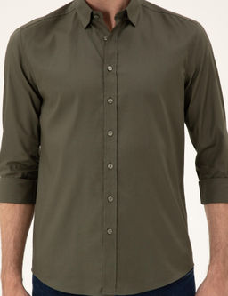 Рубашка приталенного кроя цвета хаки из смесового хлопка - Cacharel фото 6