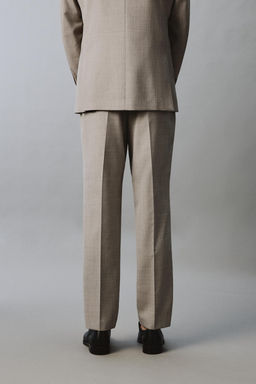 PANTAL?N TRAJE CONFORT CON LANA / Gris / Beige
