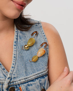 Брошь с камнями