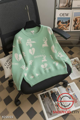 Теплый свитер с рисунком