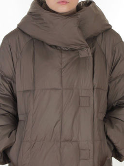 8892 SWAMP Пальто зимнее женское (200 гр. холлофайбер)