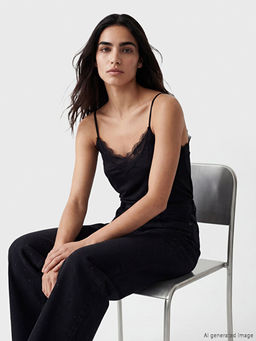 V Yaka Dantel Detayl? ?p Ask?l? Bluz