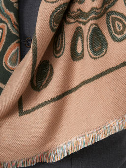 В составе ШЕРСТЬ и КАШЕМИР Большой, мягкий, теплый однотонный двусторонний палантин.