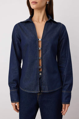 Koyu Mavi Kapama Detayl? Fitted Denim Gomlek TWOAW26GO00032 - Trendyolmilla фото 4