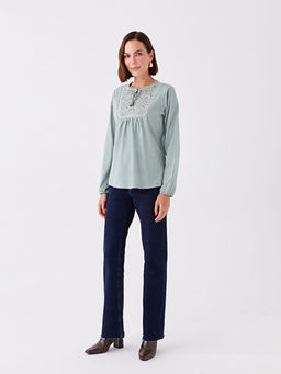 Ba?lamal? Yaka ?i?ekli Uzun Kollu Kad?n Bluz