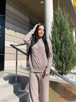 Женский брючный костюм двойка