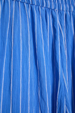 TRENDYOLMILLA Mavi Cizgili Crinkle Normal Bel Wide Leg/Genis Paca Dokuma Pantolon TWOSS25PL00017  фото 8