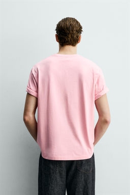 CAMISETA TEXTO BORDADO / Rosa lavado