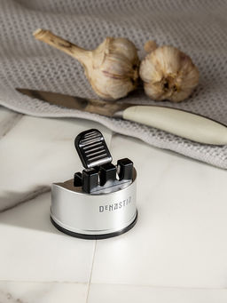 Точилка для ножей с вакуумным креплением 6x6x6,5 чёрный ABS пластик, ПВХ, вольфрамовая сталь, керамика, ПП