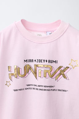 CAMISETA ESTAMPADO KPOP DEMON HUNTERS NETFLIX  / Rosa