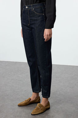 Koyu Mavi Yuksek Bel Mom Jeans TWOAW25JE00081 - Trendyolmilla фото 4