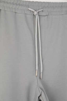 TRENDYOL MAN Buyuk Beden Gri Oversize/Genis Kesim Gizli Kordon Lastik Bel Kargo Cep Etiketli Sort TMNSS25AP00005 - Trendyolmilla фото 4