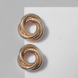 Серьги металл Геометрия круги переплетённые, цвет золото