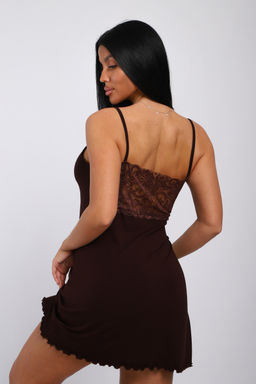 Ночная сорочка из вискозы с кружевом Селин шоколад