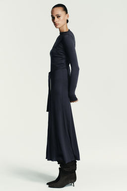 DOUBLE EFFECT DRESS WITH TIE BELT - Zara фото 4