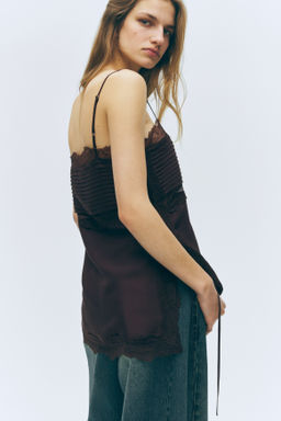 Top de tirantes espagueti con detalles de encaje - H&m фото 3