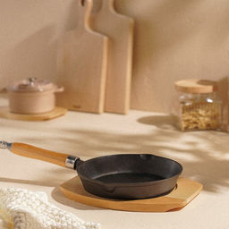 Сковорода SL Home, d=20, h=4 см, на деревянной подставке, индукция, чугун, чёрная