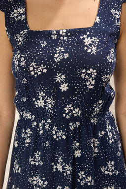 Koyu Lacivert Cicekli Etegi Belden Ac?lan F?rf?rl? Midi Dokuma Elbise TWOSS20EL3331