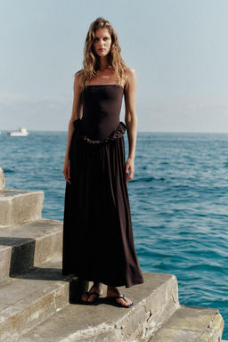 VESTIDO PEPLUM VOLUMEN / Marr?n oscuro