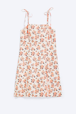 Vestido midi con escote cuadrado y abertura