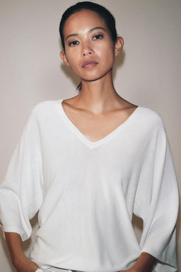 JERSEY PUNTO FLUIDO ESCOTE PICO / Blanco - Zara фото 2