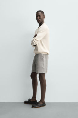 BERMUDA REGULAR FIT ESTRUCTURA SEERSUCKER / Crudo / Marino